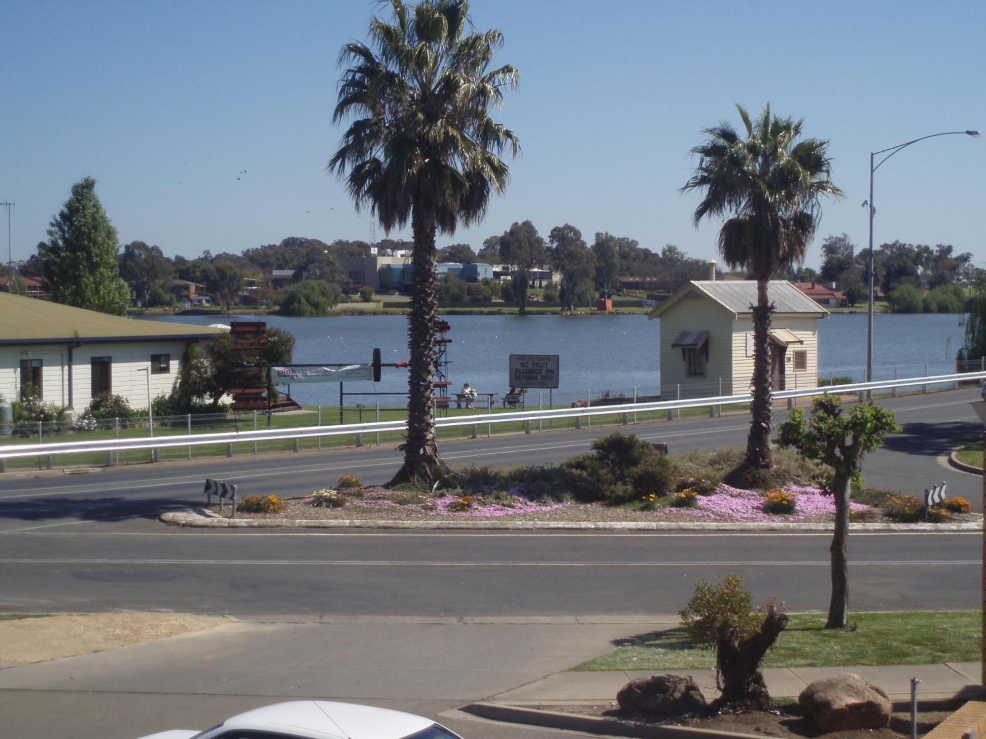 Lakeview Motel Yarrawonga Exterior photo